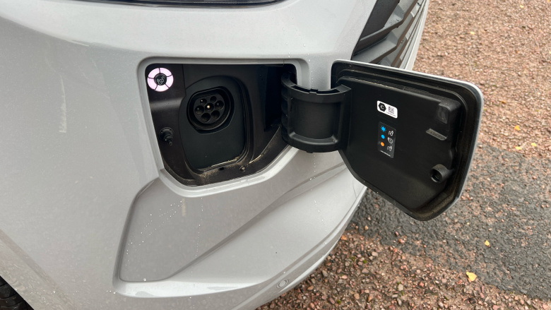 Ford Transit Custom 320 L2 Petrol Fwd 2.5 PHEV 232ps H1 Double Cab Van Limited Auto